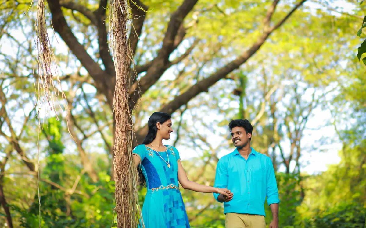 A couple's pre-wedding shoot