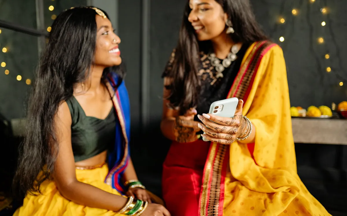 Online Matrimony vs Marriage Bureau: Which Is Better?